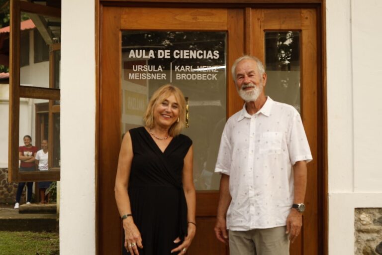 Instituto-Puente-Punta-Brava-3-Ciencias-Ursula-Meissner-Karl-Brodbeck