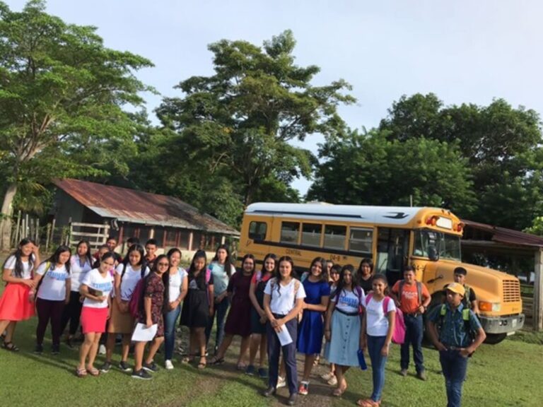 Instituto-Puente-Somos-7-transporte-escolar-comunidad